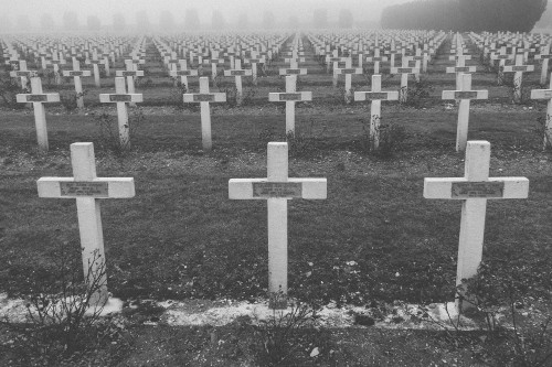 Cimetière national-devan l-ossuaire-de-Douaumont.