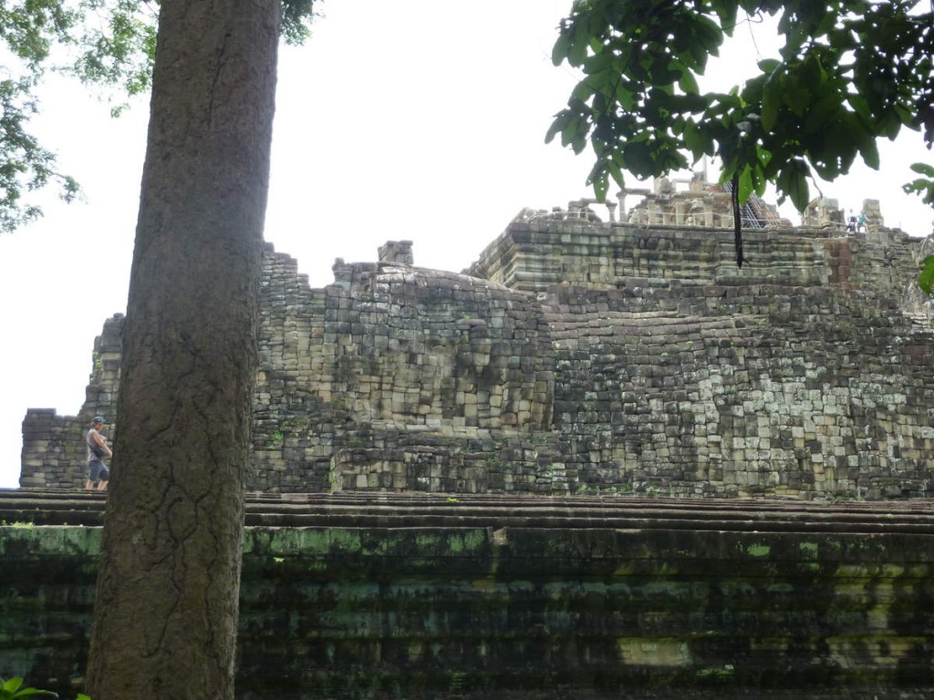 baphuon-bouddha couché-angkor-cambodge