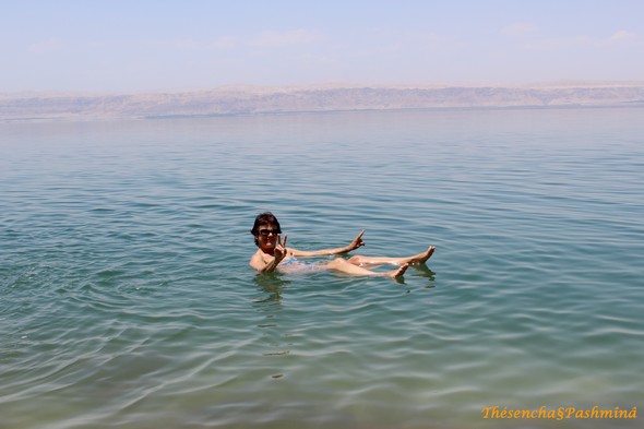 mer-morte-dead-sea-je-flotte-jordanie