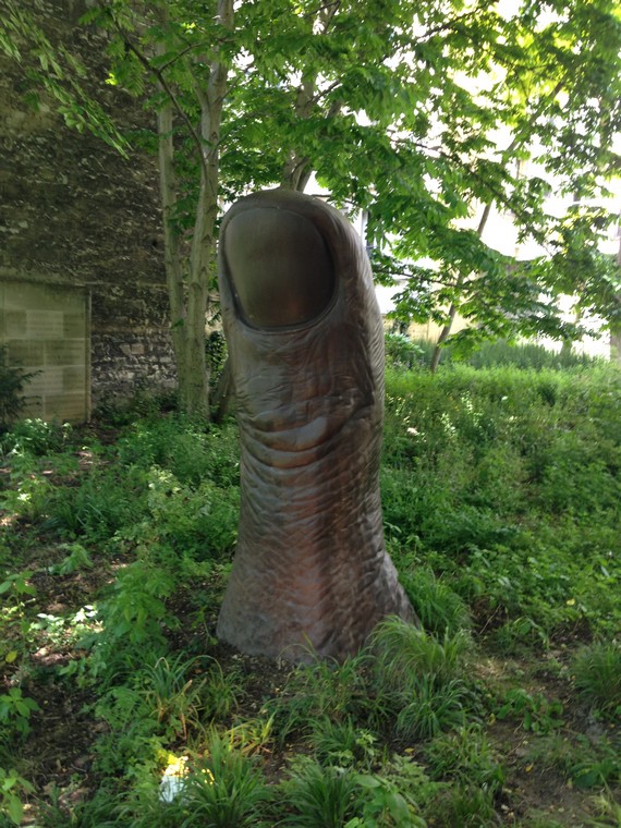 pouce-de-César-jardin-fondation-cartier