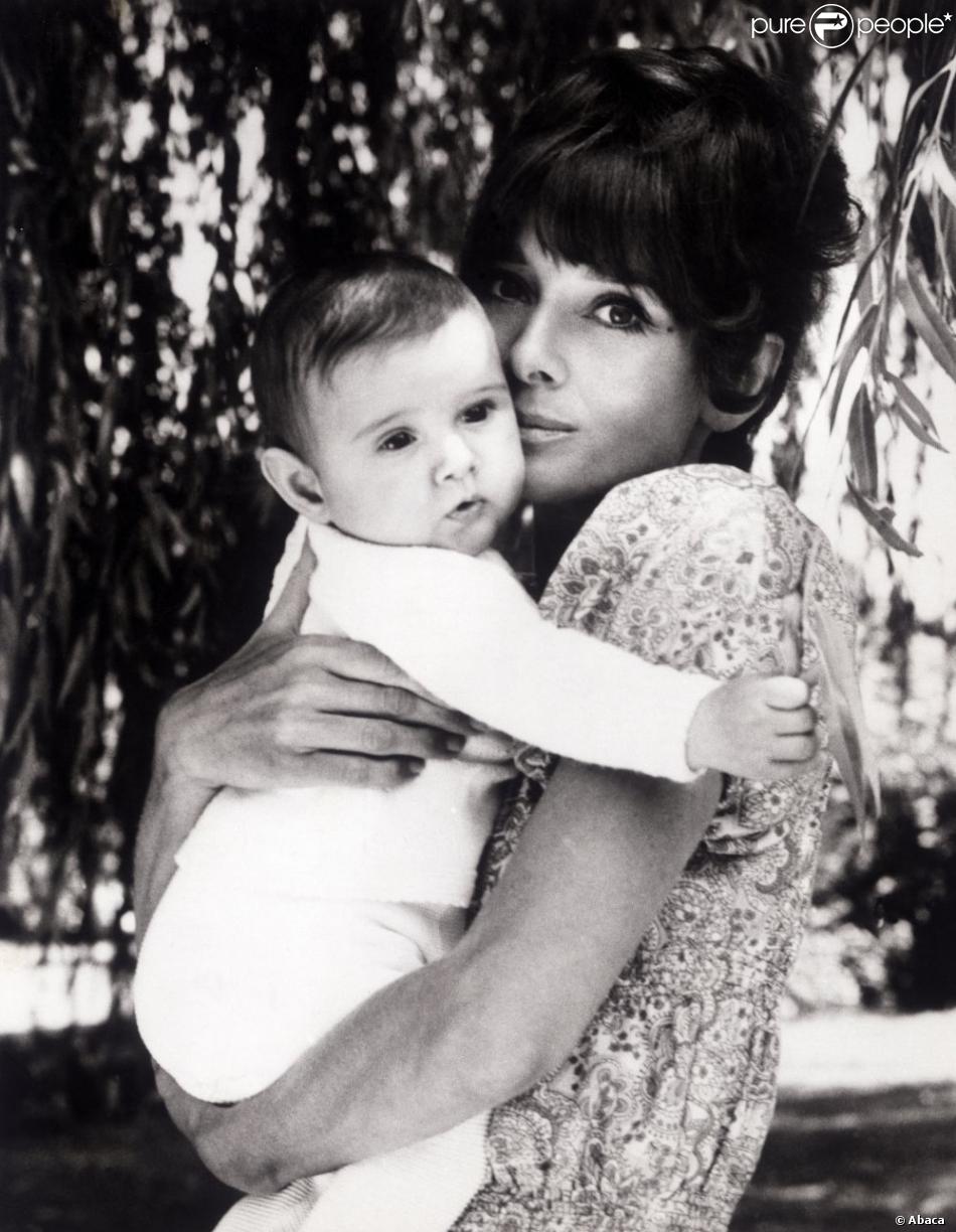 Audrey-Hepburn-à-Rome-avec-son-fils