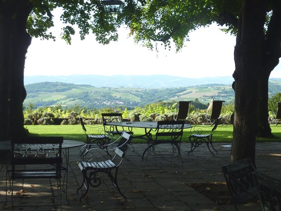 château-de-Bagnols-vue-sur-lebeaujolais