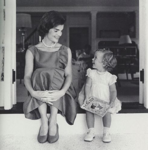 jackie-kennedy-et-caroline