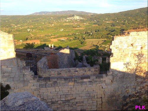 Lacoste-château-de-Sade-vue-sur-Bonnieux