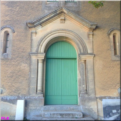 Lacoste-Lubéron-porte-du-temple 