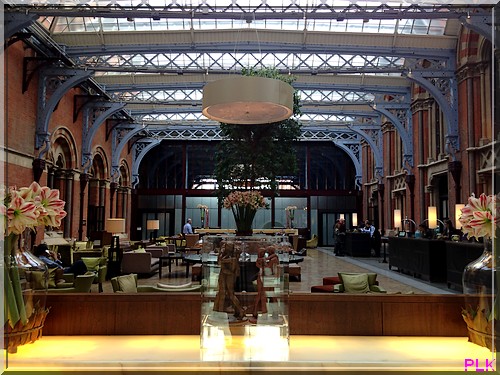 London-st-pancras-renaissance-lobby-verrière