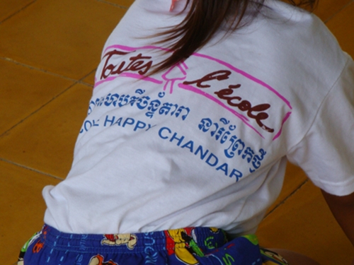 happy-chandara-toutes-à-l-ecole.