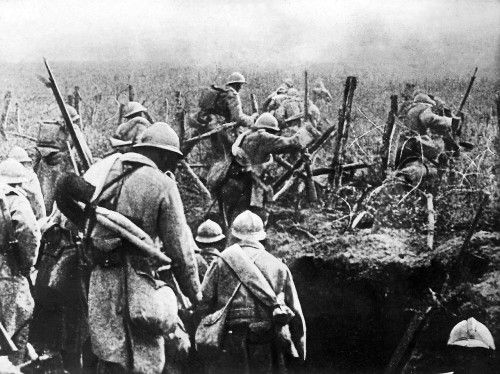 soldats-sortant-des-tranchées-après l-assaut-verdun