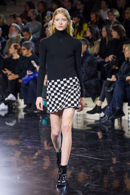 urrèges-mini-jupe-damier-collection-hiver-2016