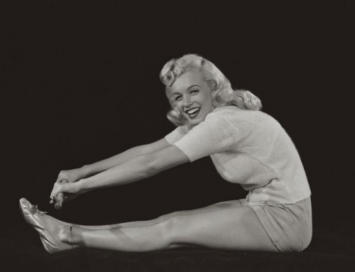 marilyn-monroe-yoga-forward-bend