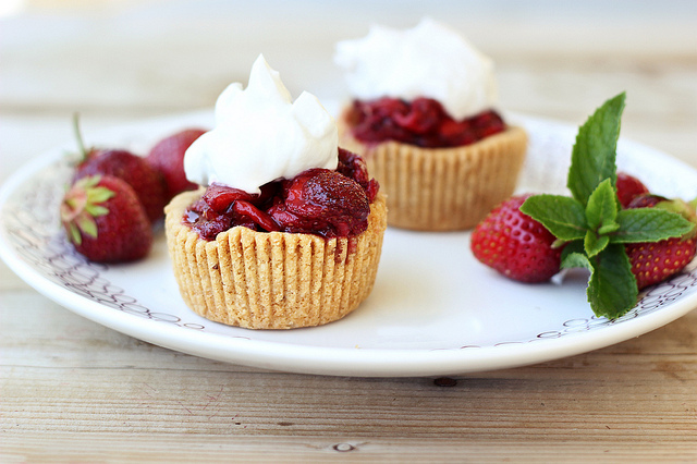 coconut-cream-tartelettes-fraises