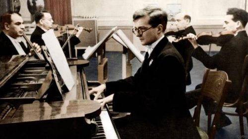 dimitri-chostakovitch-piano-1940