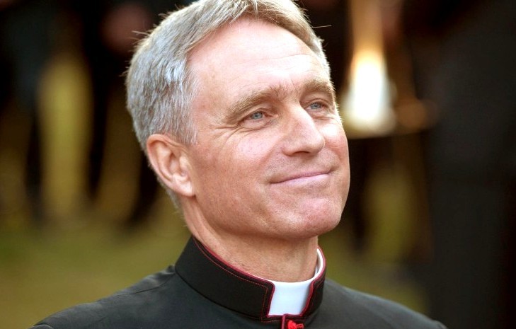 Monseigneur-Georg-Gänswein, le Monseigneur-ganswein-George- Clooney -du- Vatican