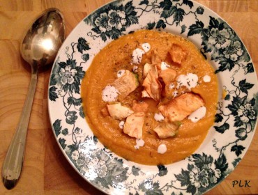 Velouté aux chataignes et chips de légumes