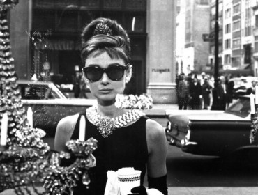 Audrey-hepburn-Tiffany's-perles