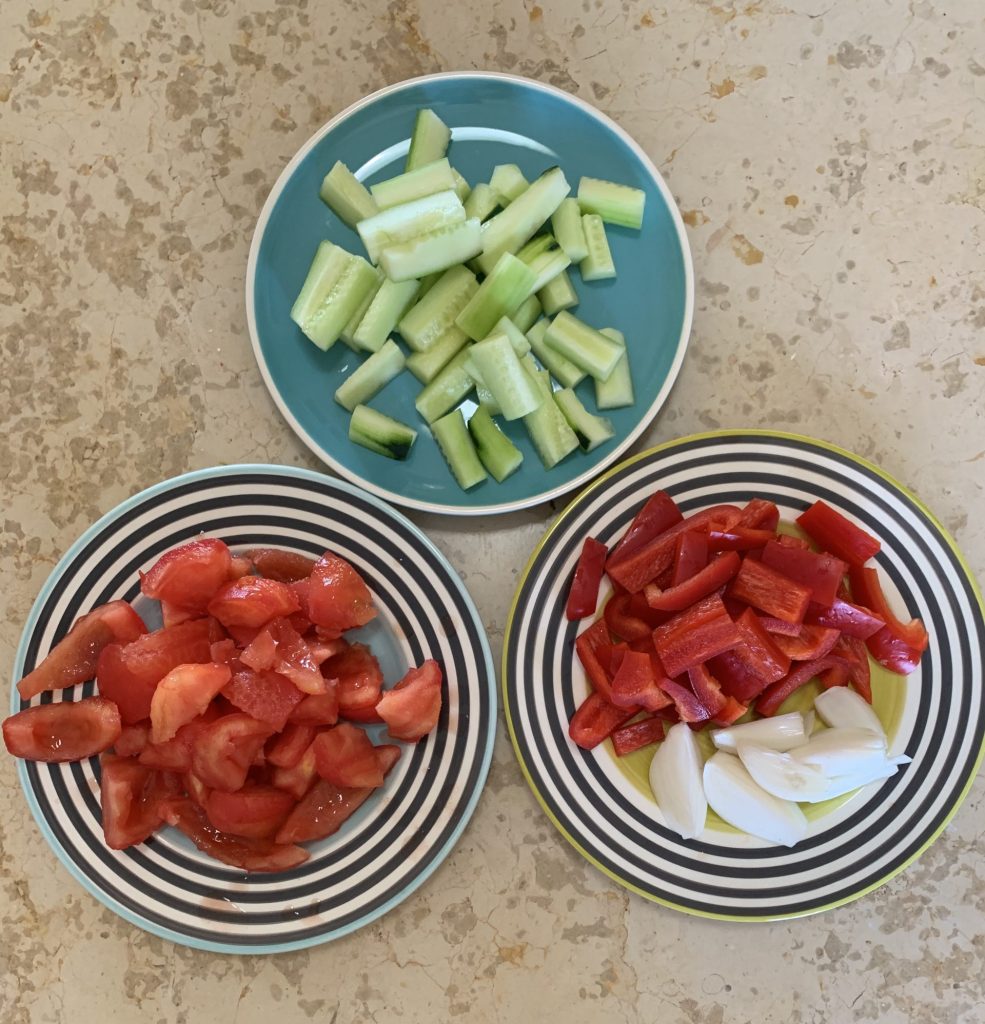 gaspacho-legumes-petits-morceaux