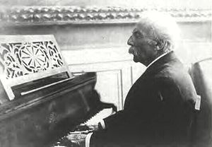 Gabriel_Fauré_at_the_piano